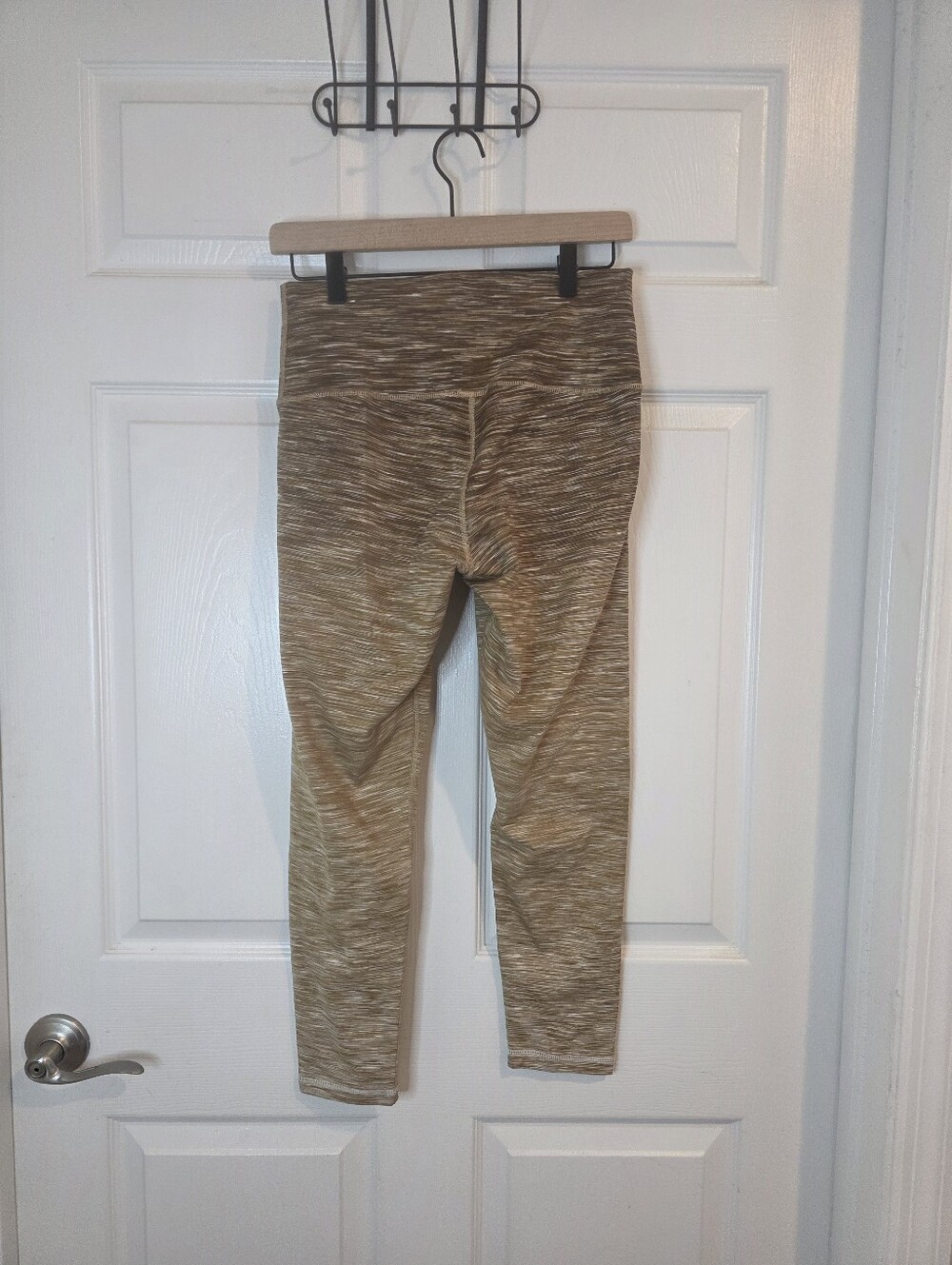 Aerie OFFLINE The Hugger Legging - Hi-Rise, Short Inseam. (Size Large) - Picture 7 of 11